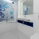 Waterlane Pool & Gym Apartman *