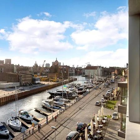 Waterlane Pool & Gym Apartman