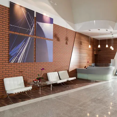 Waterlane Pool & Gym Apartment