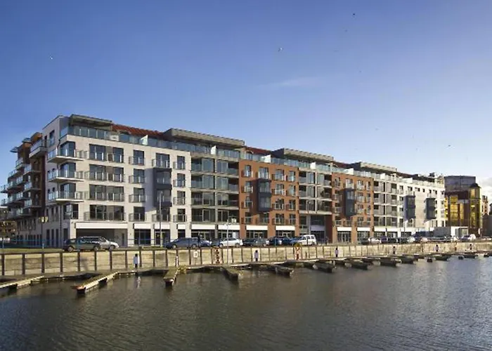 Waterlane Pool & Gym Apartman *