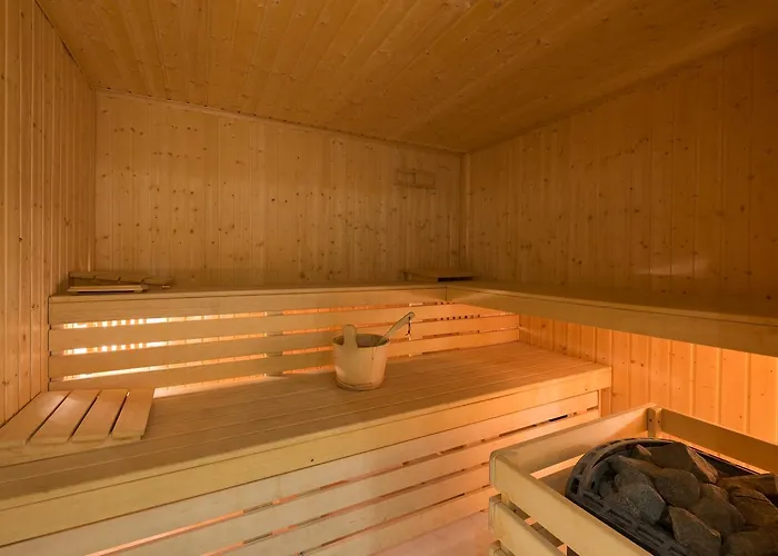 Waterlane Pool & Gym